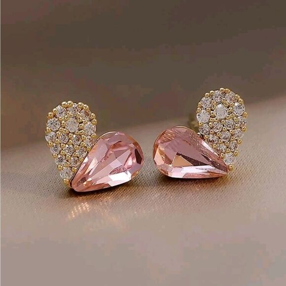NEW RHINESTONE HEART STUD VALENTINE'S DAY EARRINGS - Picture 1 of 7